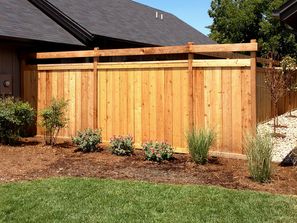 How To Use A Fence Topper For Extra Backyard Privacy